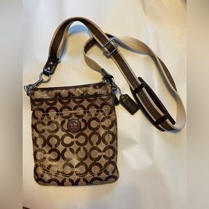 COPY - Coach crossbody I’m used condition. Bag is in good condition wear around…